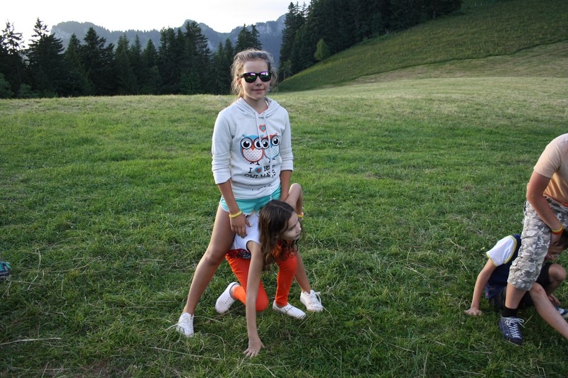Village Camps International Summer Camp Leysin, Switzerland 2026-08-15 https://www.villagecamps.com/journals_admin/images/706-14-campfire (42).jpg